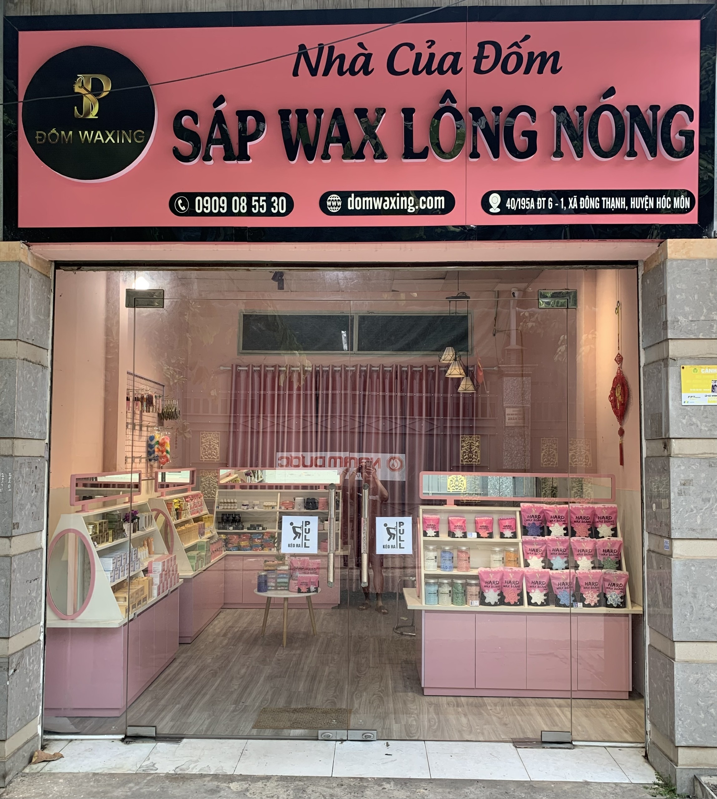 Mặt tiền cửa hàng Đốm Waxing tại Hóc Môn